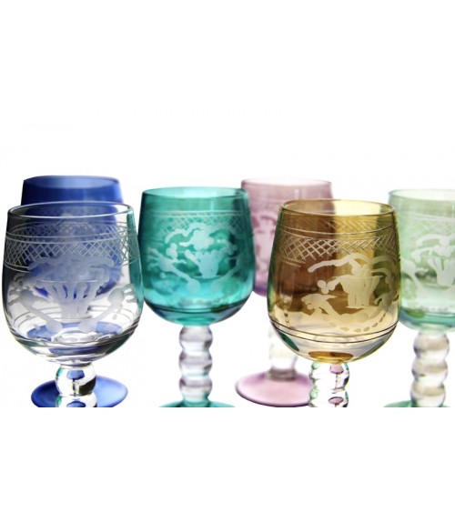Famille Royale - Lot de 6 verres à liqueur moulus avec gravure -