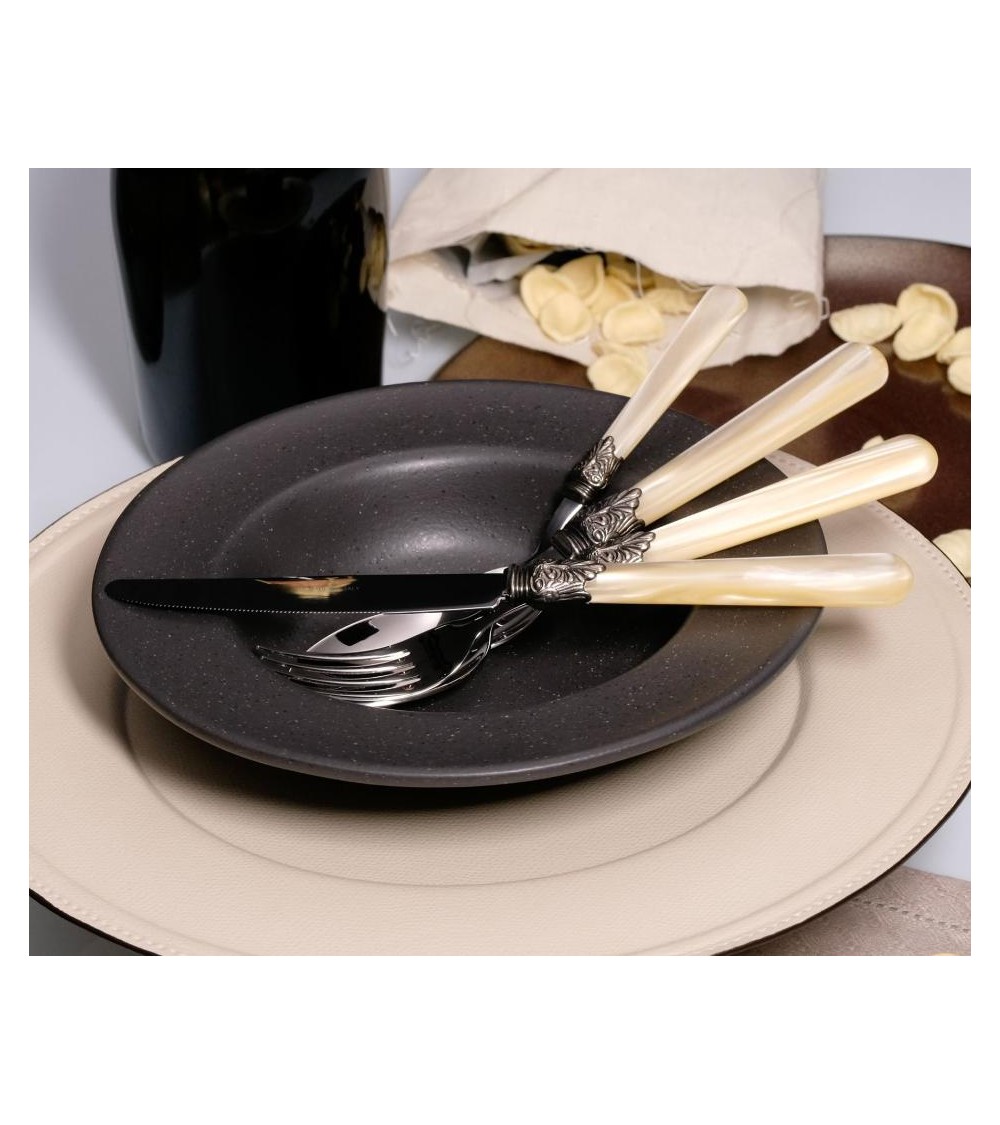 Set 16-teilig Elena Rivadossi Sandro Perlmuttbesteck -